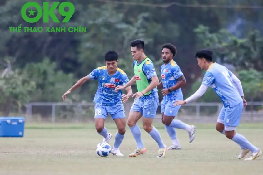 Cơ hội ra sân của Xuân Son trước Lào vẫn đang là dấu hỏi lớn Cơ hội ra sân của Xuân Son trước Lào vẫn đang là dấu hỏi lớn