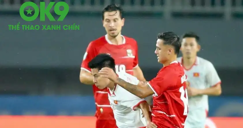 Trong khi đó, tiền vệ Thom Haye dành sự tôn trọng đặc biệt cho màn trình diễn của ĐT Việt Nam.
